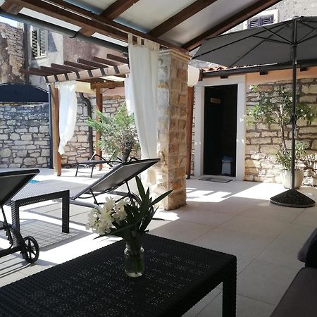 Lory Villa Sveti Lovreč Pazenatički Exteriör bild