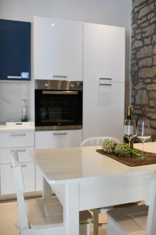 Lory Villa Sveti Lovreč Pazenatički Exteriör bild
