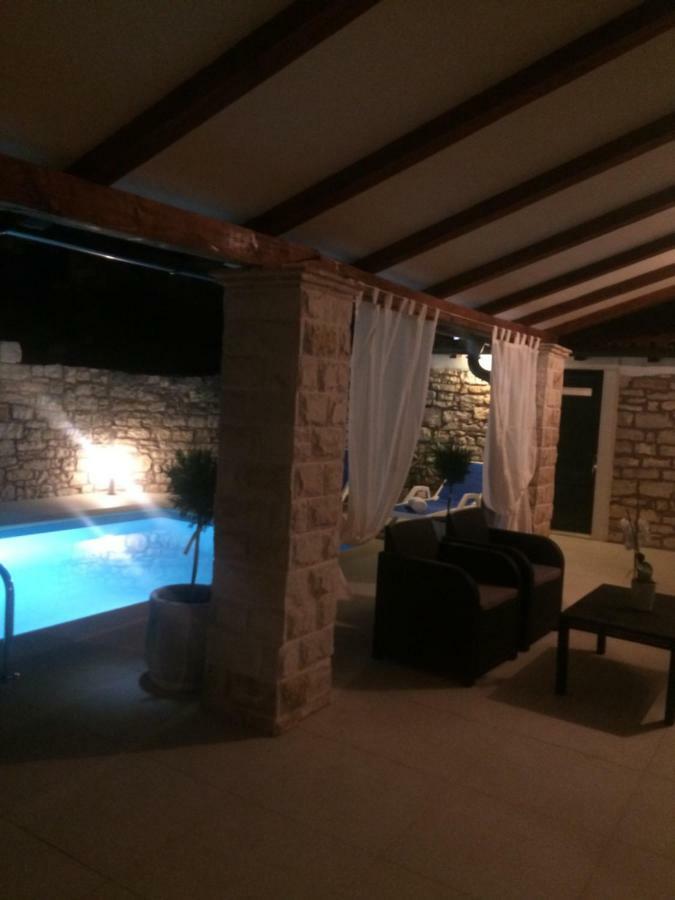 Lory Villa Sveti Lovreč Pazenatički Exteriör bild