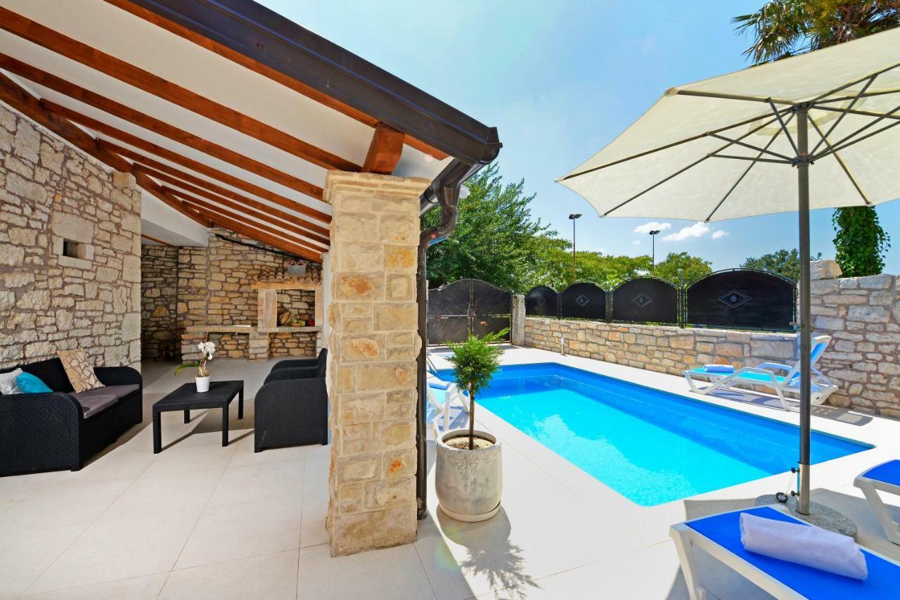 Lory Villa Sveti Lovreč Pazenatički Exteriör bild