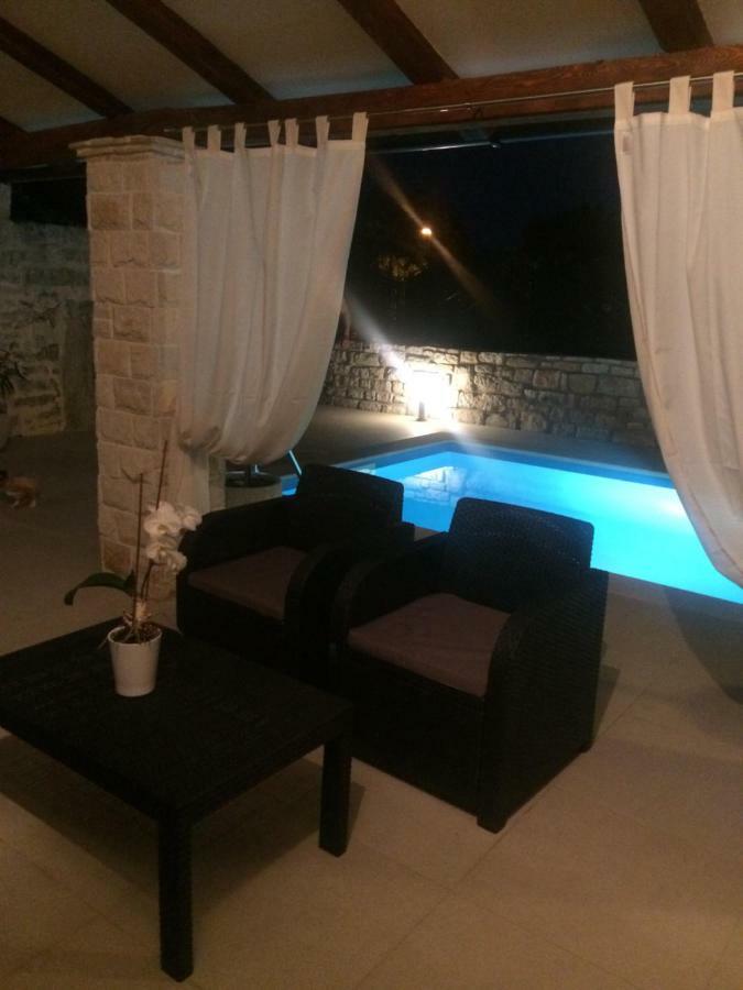 Lory Villa Sveti Lovreč Pazenatički Exteriör bild