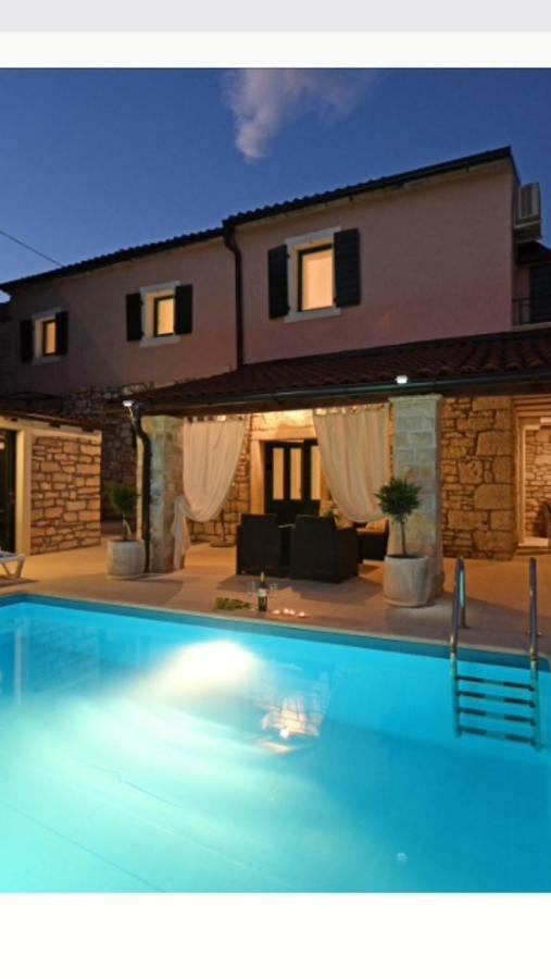 Lory Villa Sveti Lovreč Pazenatički Exteriör bild