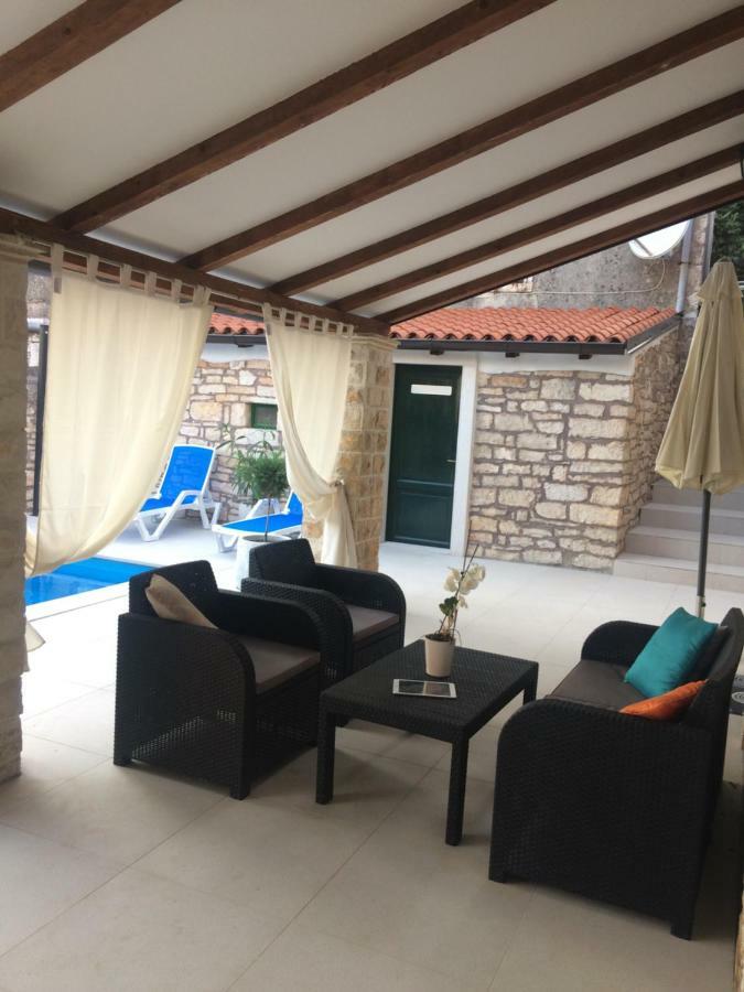 Lory Villa Sveti Lovreč Pazenatički Exteriör bild